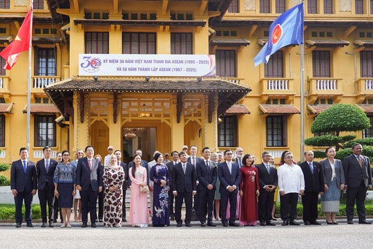 Việt Nam kêu gọi ASEAN đoàn kết, củng cố vị thế như một động lực cho hòa bình, thịnh vượng toàn cầu