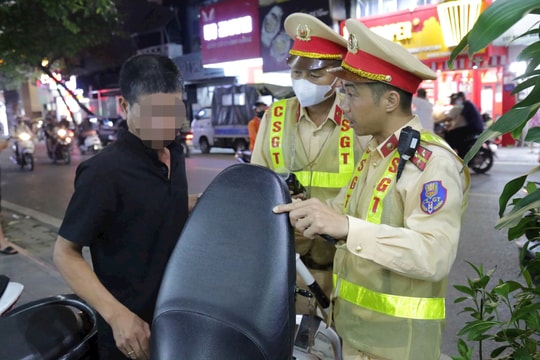 Hà Nội: Người vi phạm nói chỉ uống 1 lon bia từ sáng khi nồng độ cồn kịch khung