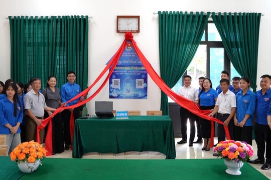 Xã Thành Oai: Gắn biển và khánh thành các công trình chào mừng Đại hội đại biểu Đảng bộ xã lần thứ I