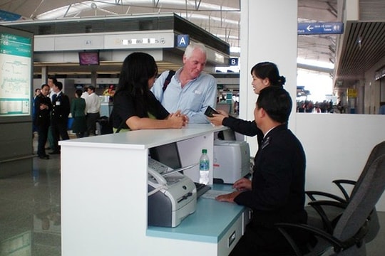 Miễn thị thực với người nước ngoài thuộc diện đặc biệt
