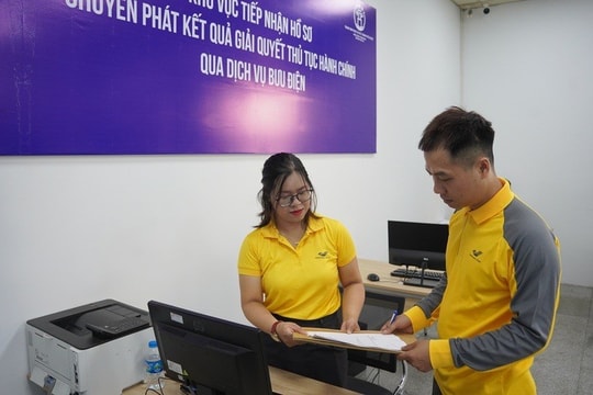 Hà Nội Triển khai dịch vụ chuyển phát thủ tục hành chính đến tay người dân