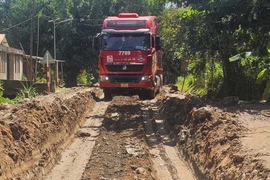 Đà Nẵng Khiếp đảm Quốc lộ 14D lên vùng biên nát như "ruộng cày "