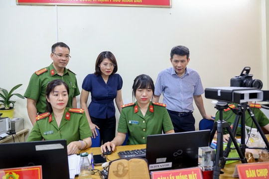 Phường Cửa Nam: Đổi thẻ đảng viên cho 5.268 đảng viên trong toàn Đảng bộ