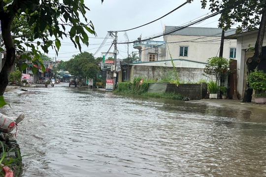 Xã Đoài Phương: Khẩn trương khắc phục tình trạng ngập úng ở đường tỉnh 418