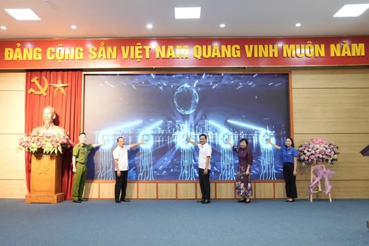 Phường Phương Liệt phát động thi đua 45 ngày đêm ra quân hỗ trợ hoạt động chuyển đổi số