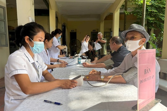 Lập sổ quản lý theo dõi sức khỏe người cao tuổi ở y tế tuyến xã