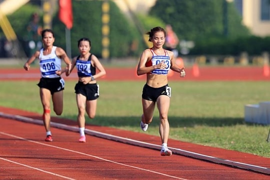 Nguyễn Thị Oanh giành HCV trong ngày khai màn Giải điền kinh vô địch Quốc gia 2025
