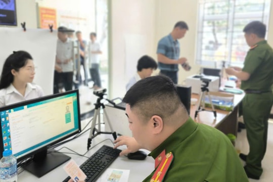 Phường Phúc Lợi Triển khai cấp đổi thẻ Đảng viên theo quy định mới