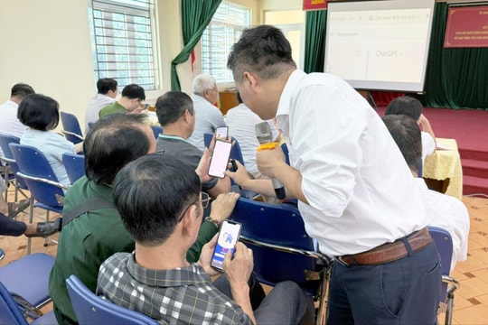 Phường Yên Nghĩa tập huấn sử dụng công nghệ số, trí tuệ nhân tạo cho khoảng 200 người