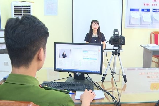 Tập trung triển khai hiệu quả công tác đổi thẻ đảng viên