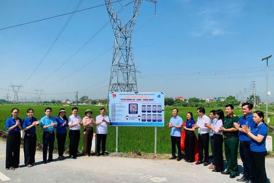 Công nghệ và sắc xanh hòa nhịp trên con đường làng
