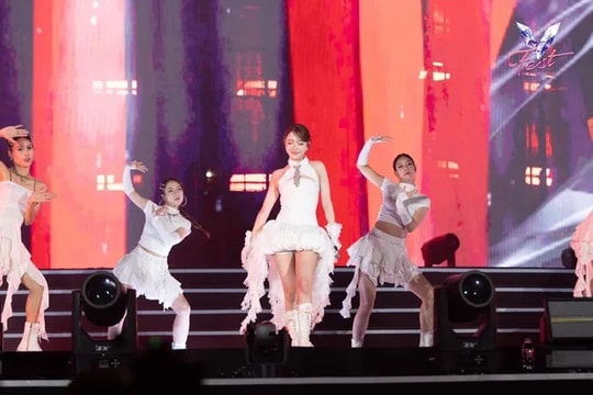 "V Fest - Thanh xuân rực rỡ" tràn đầy năng lượng và cuốn hút