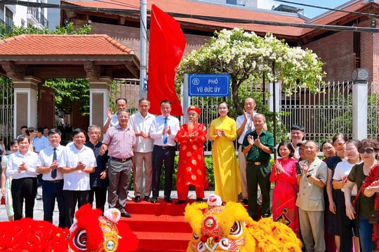 Phường Thanh Liệt gắn biển tên phố Vũ Đức Úy và Tưởng Dân Bảo
