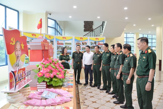 Xây dựng Đảng bộ Bộ Tư lệnh Thủ đô Hà Nội vững mạnh về mọi mặt