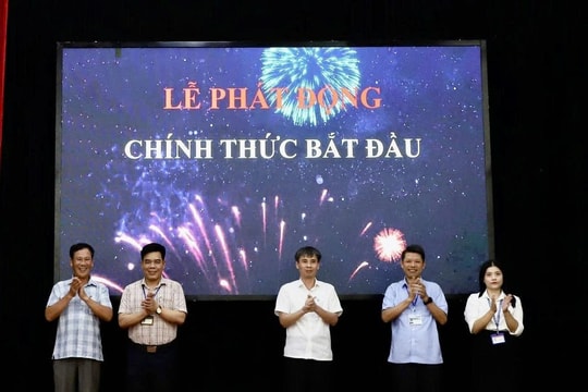 Xã Hồng Vân phát động Chiến dịch “45 ngày đêm ra quân hỗ trợ hoạt động chuyển đổi số”