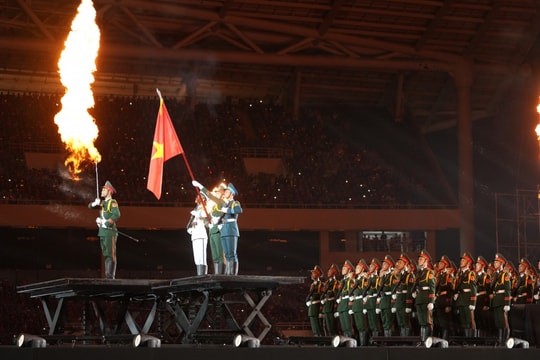 Bùng nổ cảm xúc tại concert "Tổ quốc trong tim"