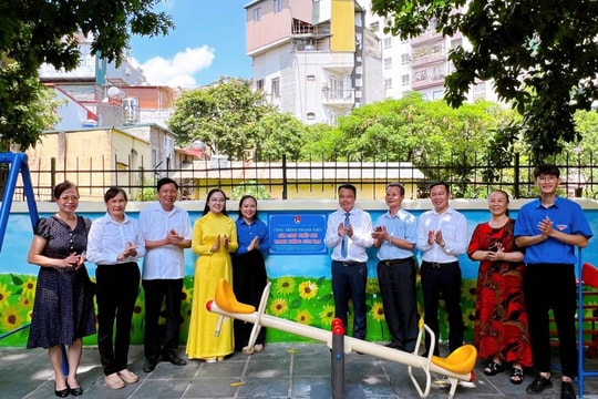 Từ bức tường cũ đến góc trời mơ ước cho đàn em