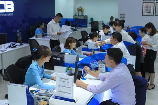 Tiếp tục hạ lãi suất để hỗ trợ tăng trưởng kinh tế