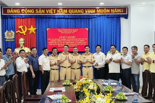 TP Hồ Chí Minh 22 doanh nghiệp vận tải ký cam kết chấp hành nghiêm Luật Giao thông