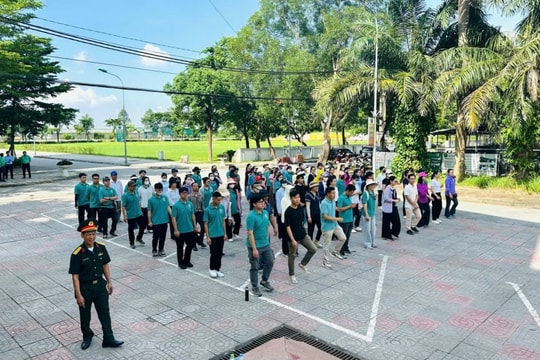 180 hội viên nông dân tham gia diễu hành tại Lễ kỷ niệm 80 năm Quốc khánh 2/9