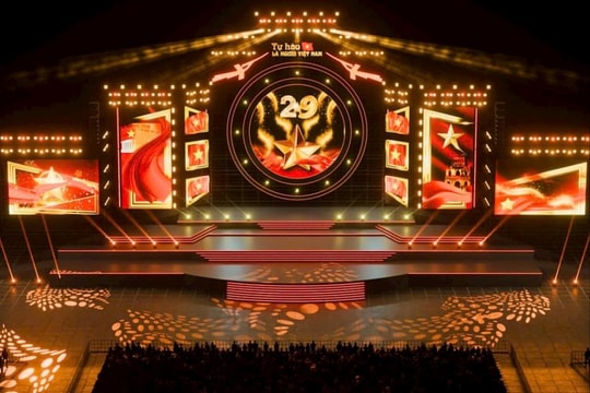 “Tự hào là người Việt Nam” – Thêm một “concert quốc gia” tại Quảng trường Sân vận động quốc gia Mỹ Đình