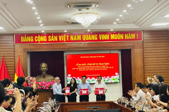 Ra mắt Cẩm nang hướng dẫn thực hiện các nhiệm vụ phân cấp, phân định thẩm quyền cho UBND cấp xã