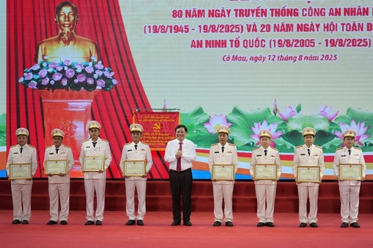 Cà Mau kỷ niệm 80 năm truyền thống Công an Nhân dân