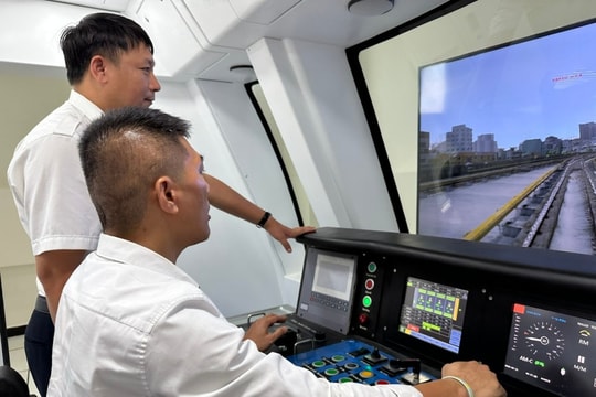 Mùa lễ hội lịch sử, “thổi hồn” trải nghiệm đường sắt Hà Nội