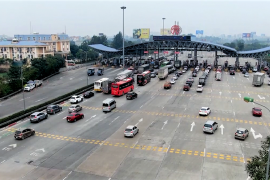 Chuyển đổi tài khoản thu phí không dừng trước 1/10: Các phương tiện phải làm thế nào?