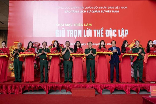 Khai mạc Triển lãm “Giữ trọn lời thề độc lập“