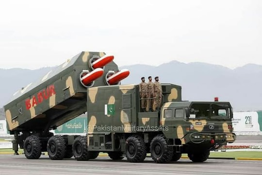Pakistan tăng cường sức mạnh tên lửa