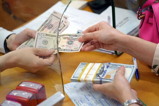 Ngày 14-8: Tỷ giá VND/USD tiếp đà tăng