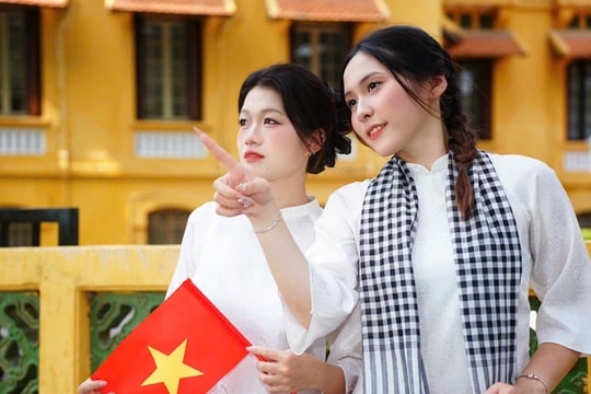 Giới trẻ kể chuyện yêu nước bằng… ảnh “check-in”