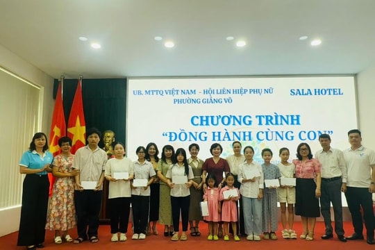 Ủy ban MTTQ Việt Nam-Hội LHPN phường Giảng Võ: Lan tỏa yêu thương qua chương trình “Mẹ đỡ đầu” và “Đồng hành cùng con”