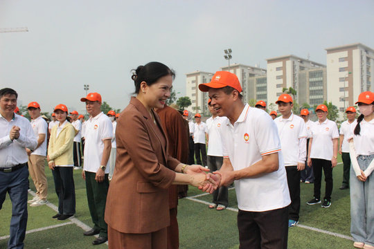 Phó Chủ tịch Uỷ ban MTTQ Việt Nam Hà Thị Nga gặp mặt, động viên khối diễu hành “Đại đoàn kết các dân tộc Việt Nam”