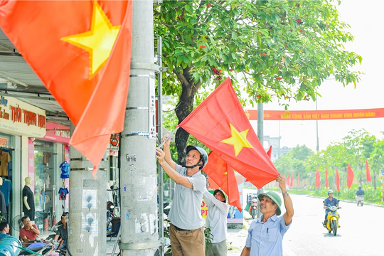 Hà Nội treo cờ Tổ quốc nhân dịp kỷ niệm 80 năm Cách mạng Tháng Tám và Quốc khánh 2-9