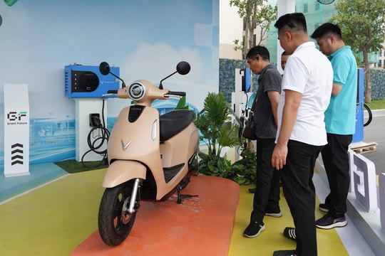 VinFast nâng thời gian bảo hành cho xe máy điện dùng pin LFP