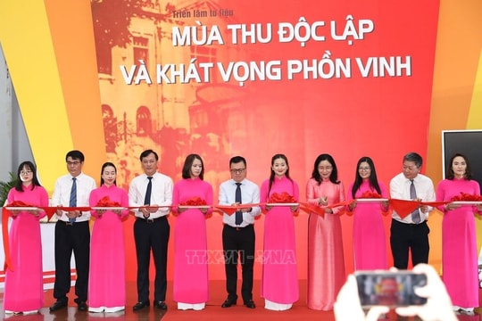 800 tư liệu và 80 hình ảnh tái hiện 80 năm lịch sử dân tộc