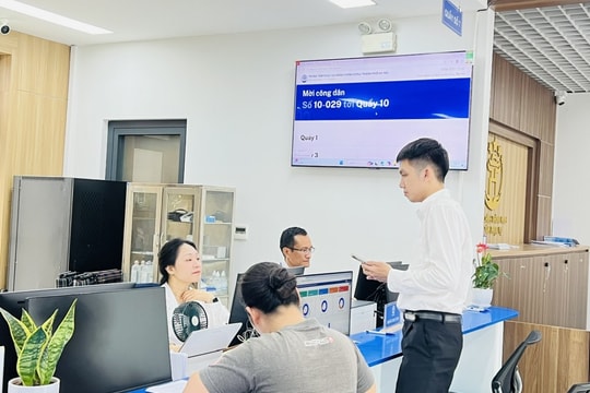 Bộ Nội vụ đề xuất mới về tiền lương và thu nhập khác của viên chức