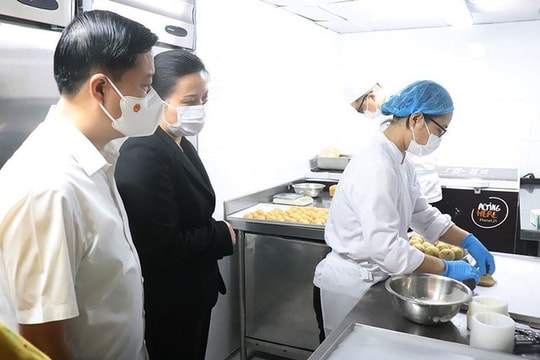 Hà Nội: Siết chặt quản lý an toàn thực phẩm dịp Tết Trung thu 2025