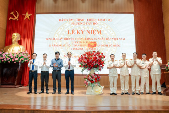 Phường Tây Hồ long trọng kỷ niệm 80 năm Ngày truyền thống Công an nhân dân Việt Nam