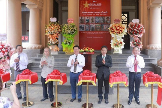 Triển lãm chuyên đề “Những người con của Tổ quốc” tại Hà Nội