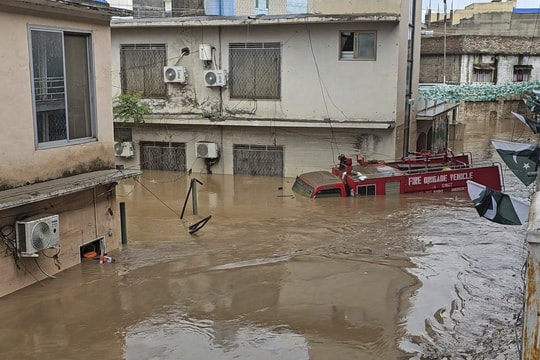 Mưa lũ tại Pakistan khiến hơn 300 người thiệt mạng