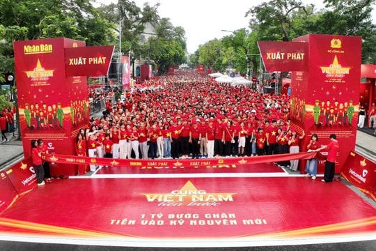 Hơn 20.000 người Vietcombank hòa nhịp “cùng Việt Nam tiến bước”