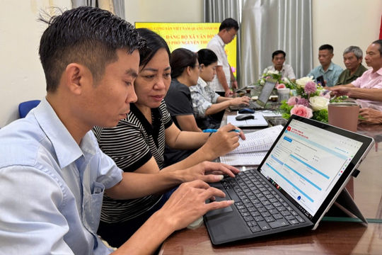 “Bình dân học vụ số” - xây dựng chính quyền số từ cơ sở