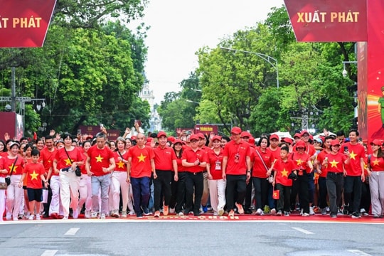 Hơn một triệu người đi bộ “Cùng Việt Nam tiến bước”