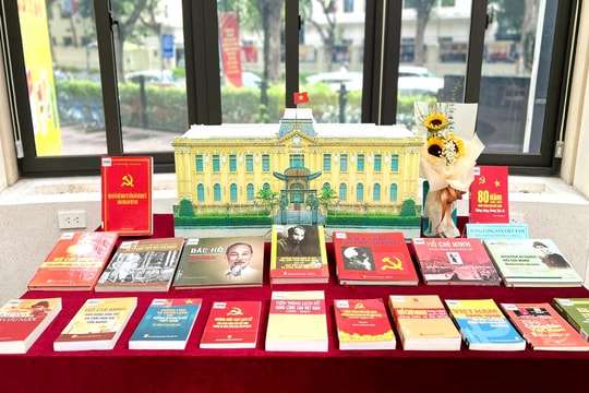 Trưng bày sách, báo “Việt Nam - 80 năm hành trình độc lập, tự do, hạnh phúc”