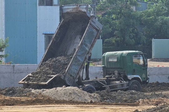 Đà Nẵng Nhà thầu "hô biến" khu dân cư thành công trường san lấp chất thải