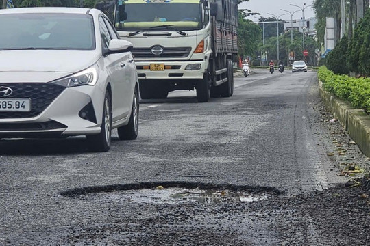 Đà Nẵng: Sửa chữa 1,9km tỉnh lộ 609 bị rạn nứt mai rùa, lún vệt bánh
