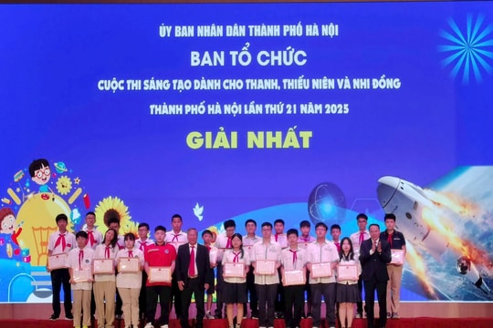 Trao giải Cuộc thi Sáng tạo dành cho thanh thiếu niên và nhi đồng thành phố Hà Nội năm 2025